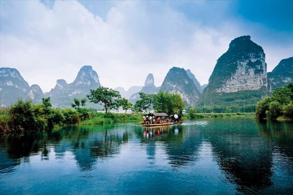 廣西，傳承創(chuàng)新，構(gòu)建多元發(fā)展新藍(lán)圖